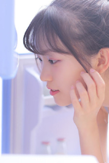 25岁女高中生